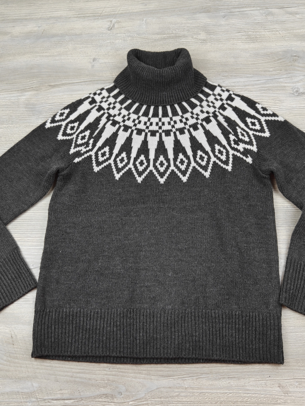 Tommy Hilfiger Women's Turtleneck Sweater Gray Fair Isle Pattern Size S/P